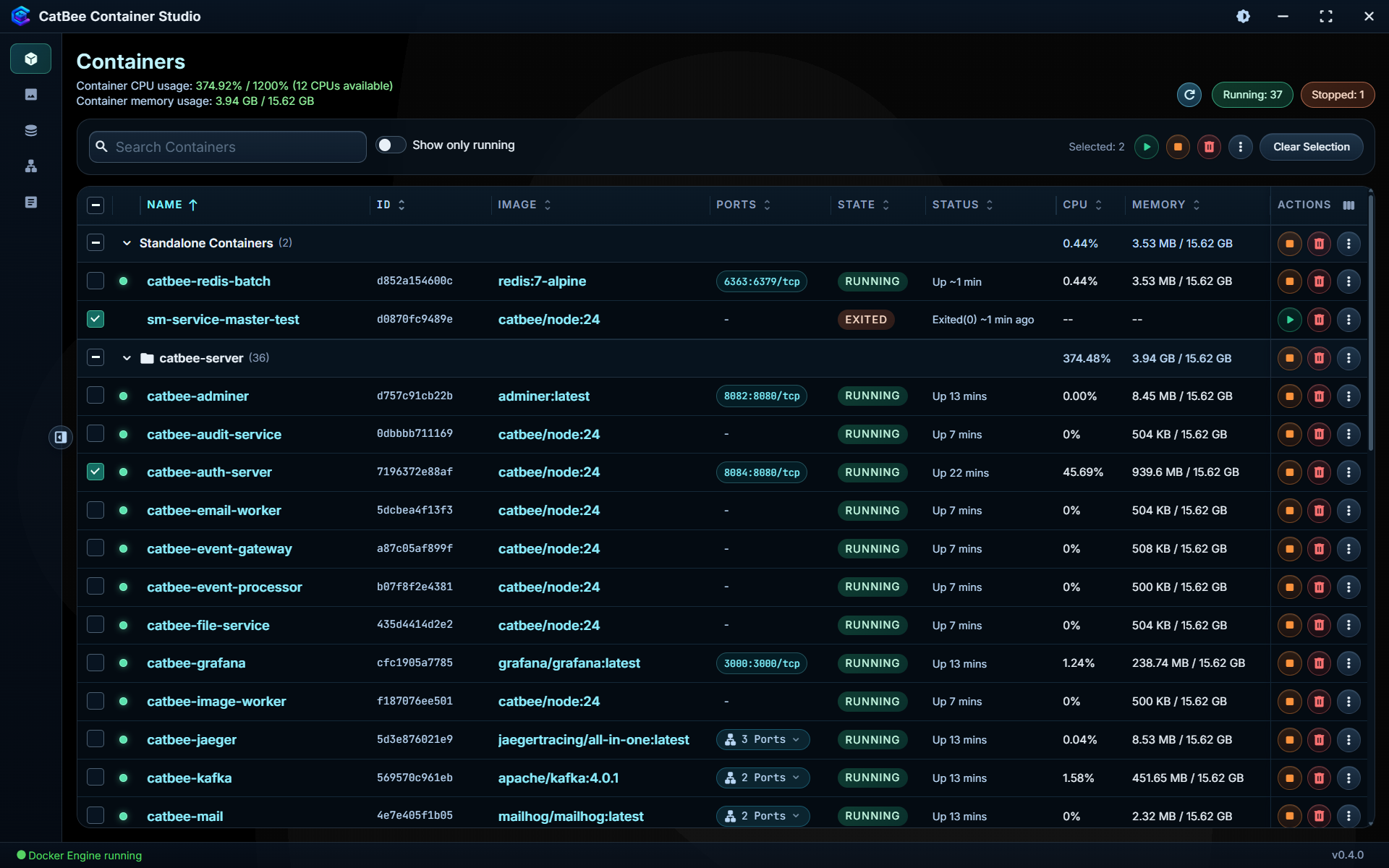 CatBee Container Studio showing running Docker containers
